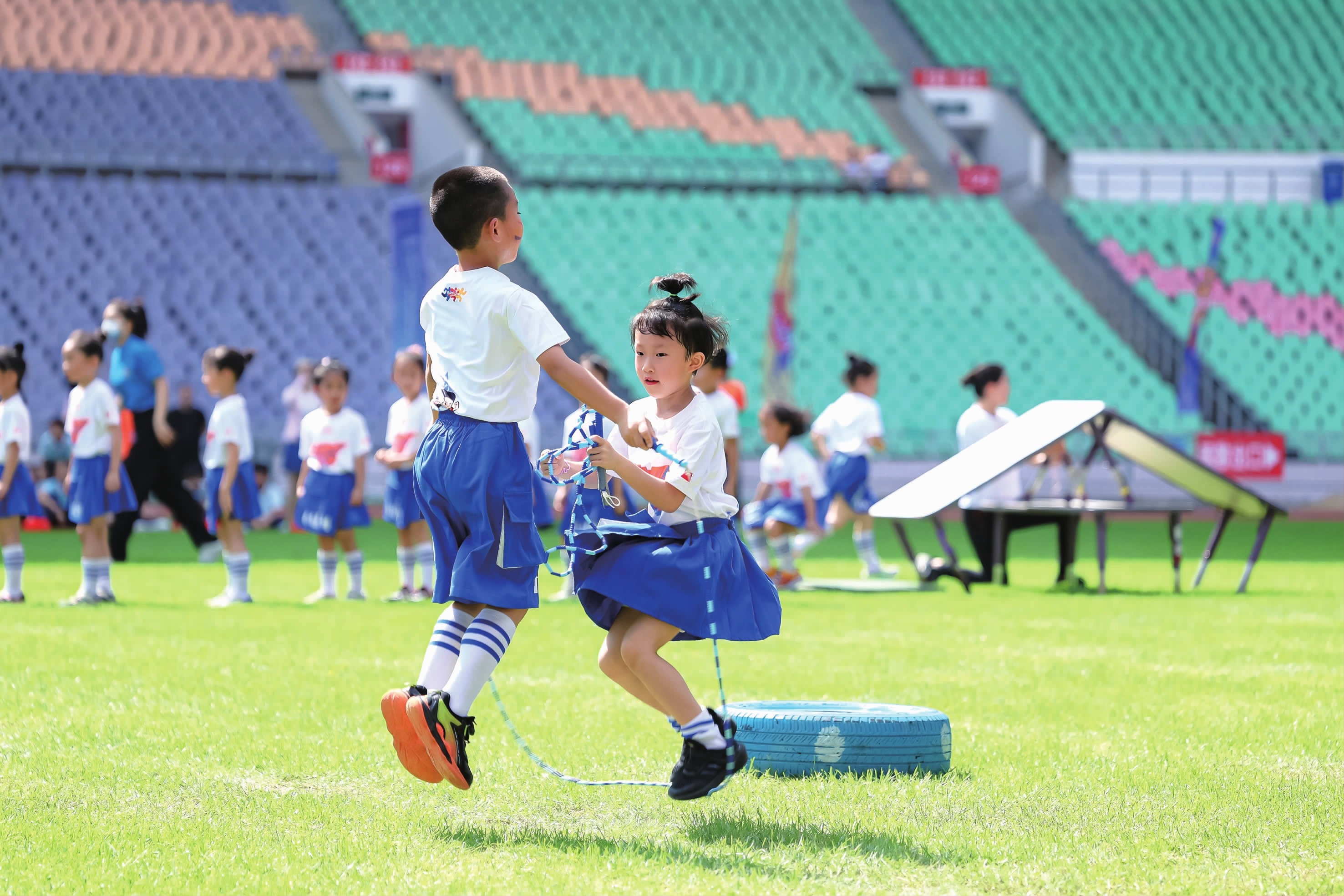 瑞士媒体：一名瑞士裁判涉嫌在女足更衣室偷拍1550小时视频